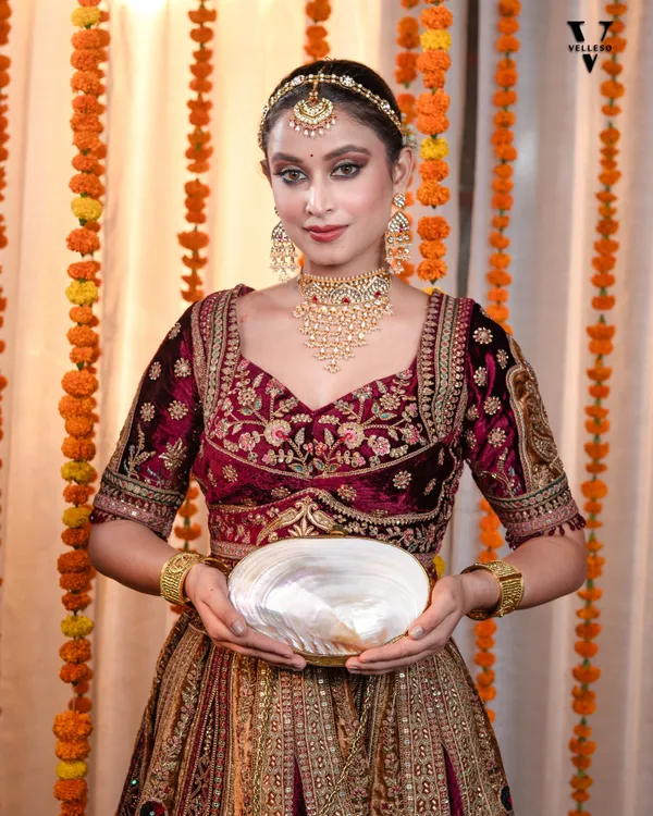 Aurira_Oval_MOP_Clutch_Bag_Single_Side